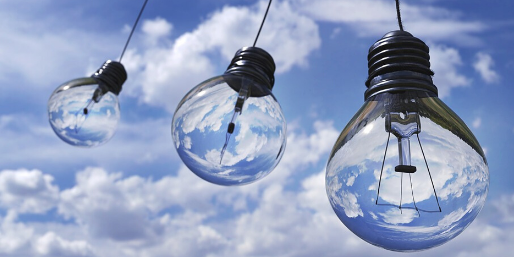 5 perfect upcycling ideas for your old light bulbs.