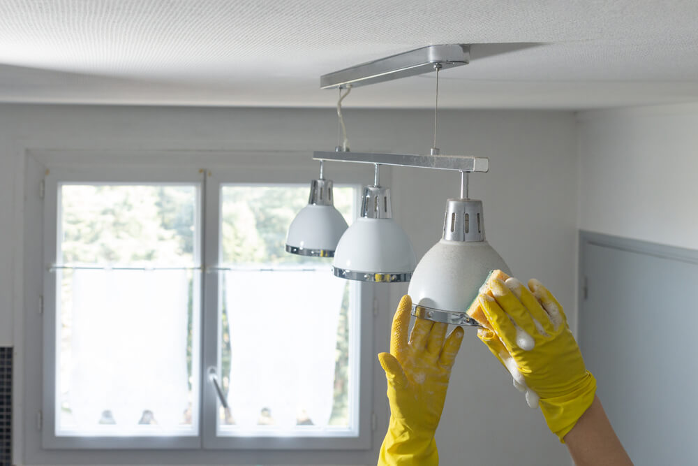How to clean pendant lights: A simple guide