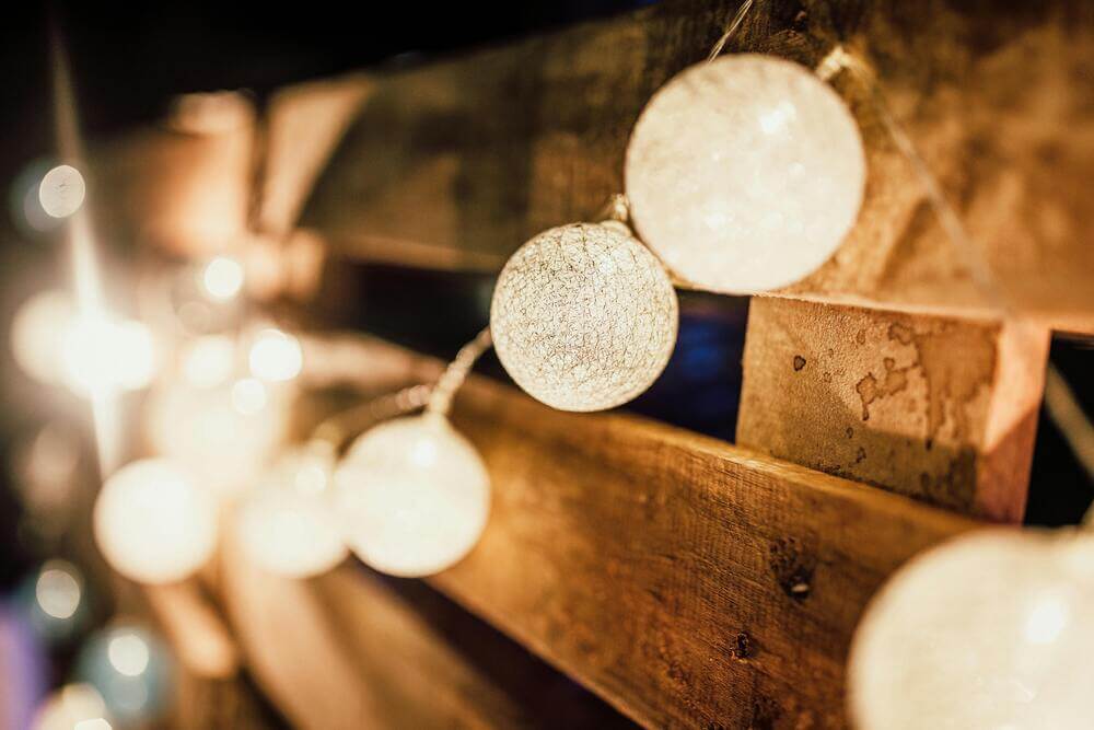 How to hang outdoor string lights